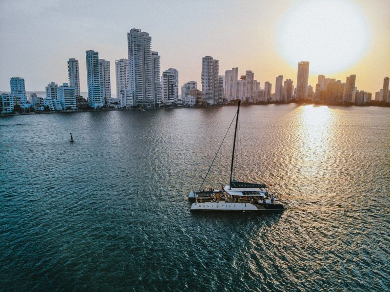 Sunset Bay Tour - Bona Vida Catamaran